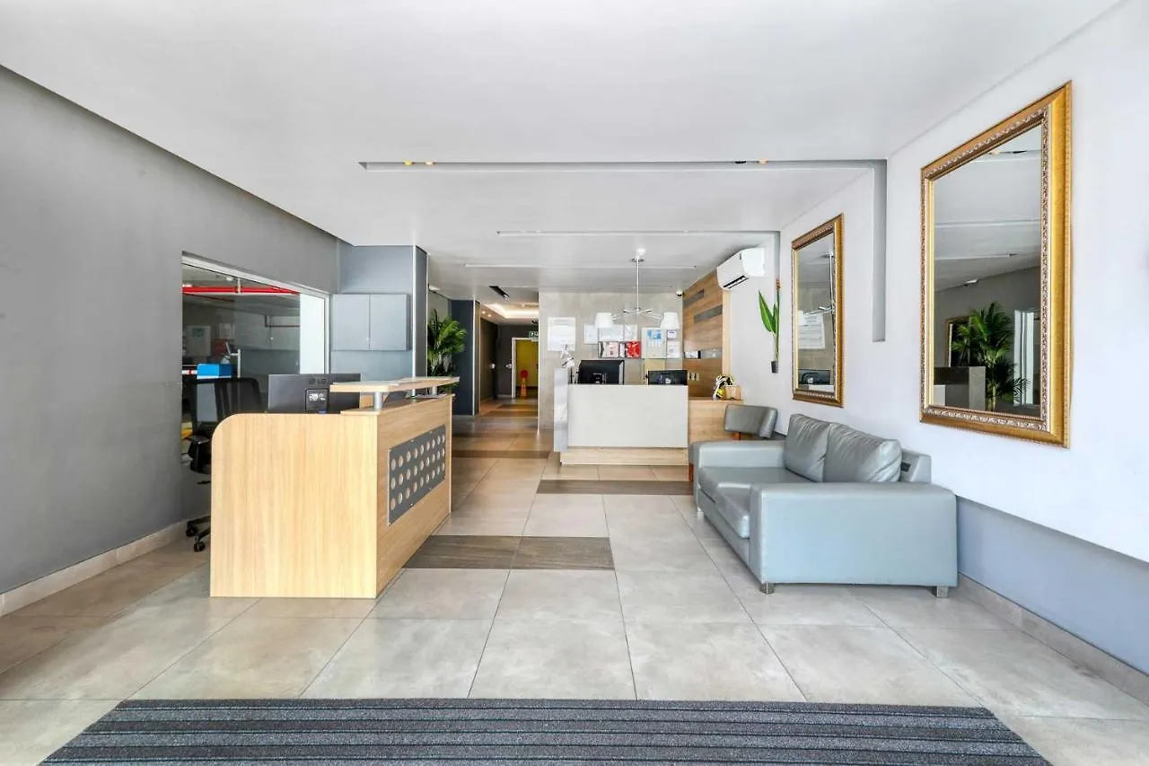 Backup-Powered Elegant Mountain View Apartment ケープタウン 南アフリカ